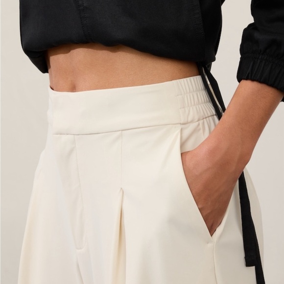 NWOT Athleta Pinnacle Bone Trouser Size 2. - Picture 4 of 9